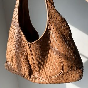 Bottega Veneta Nappa Intrecciato Ball Hobo in nocciola (hazelnut)